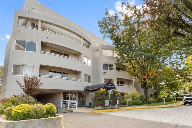 Building Photo - 100 Cutter Mill Rd