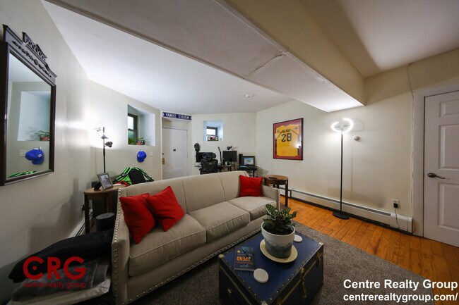 Building Photo - 1728 Beacon St