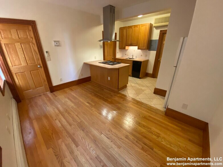 Building Photo - 97 Myrtle St