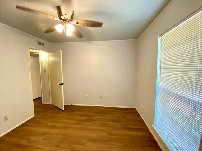 Building Photo - 1428 Big Bend Dr