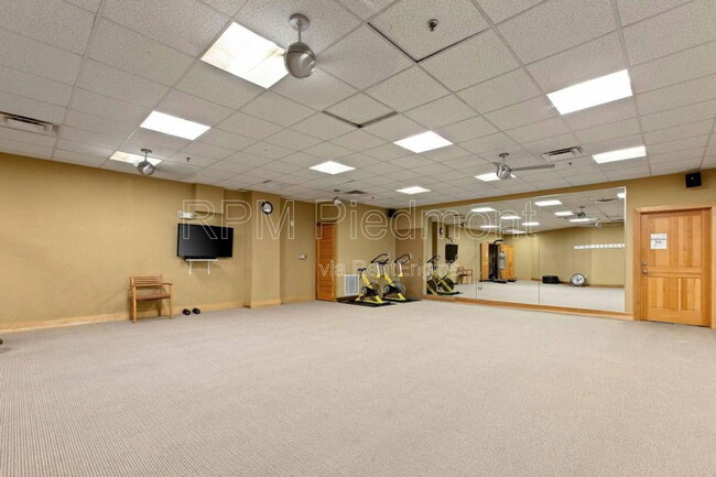 Building Photo - 401 16th St NW