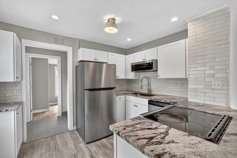 Building Photo - 2348 37th St S