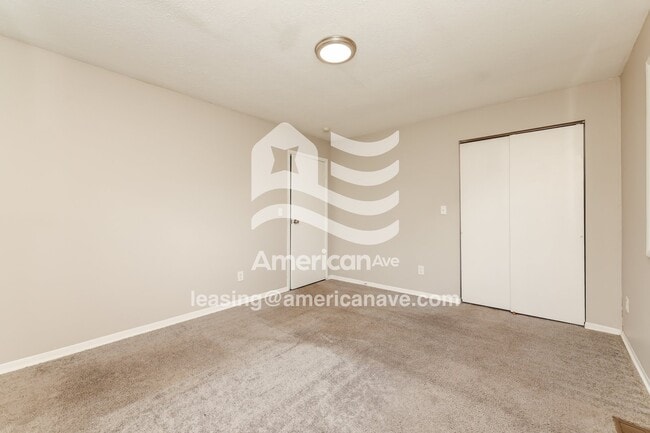 Building Photo - 921 Dennison Ave