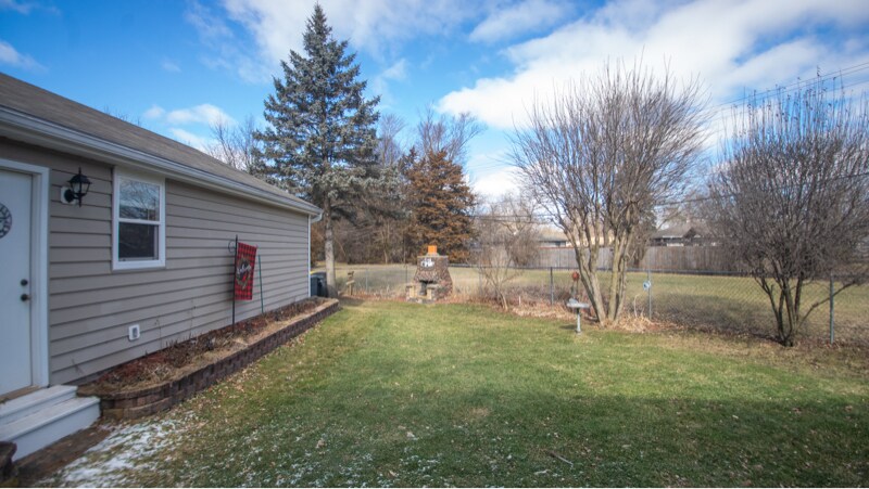 Building Photo - 1402-1402 Summit Ave