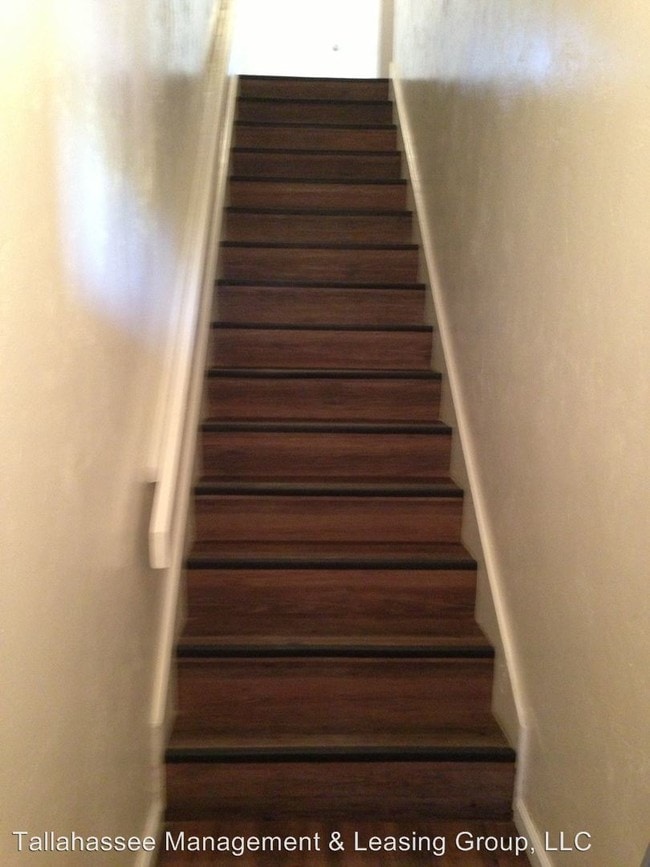 Building Photo - 1329 Airport Dr