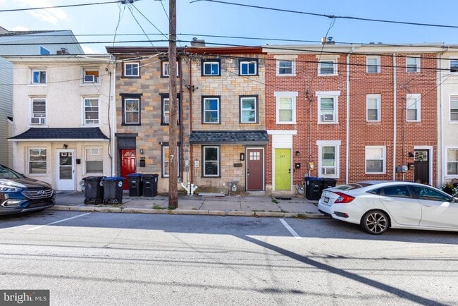 Building Photo - 369 E Hector St