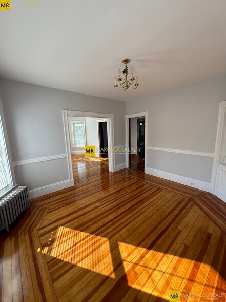 Primary Photo - 64 Willow Ave