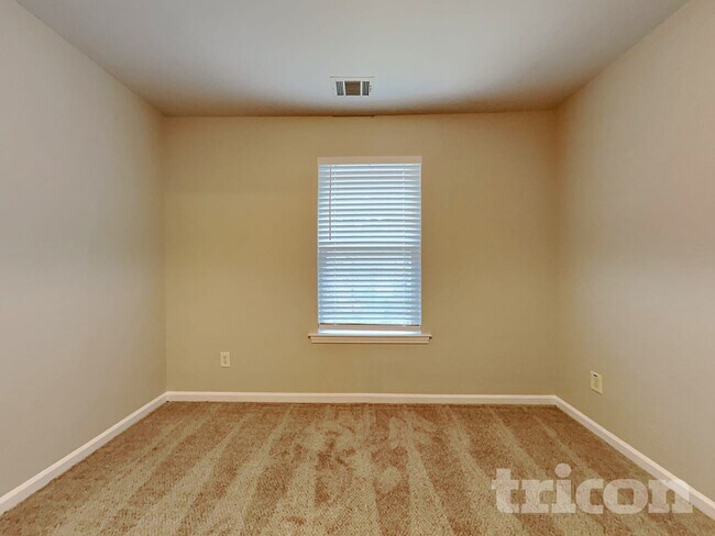 Building Photo - 133 Sunset Ln