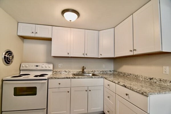 Building Photo - 90 E Squantum St