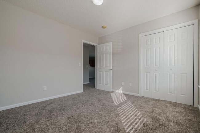 Building Photo - 402 Wincrest Ln