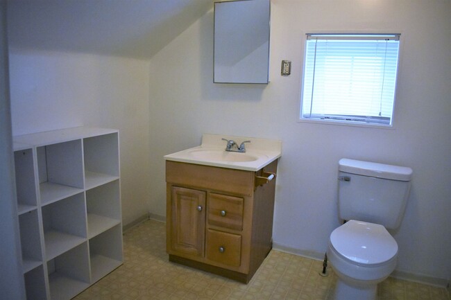 Building Photo - Newly updated 3 bedroom, 1 bathroom house....