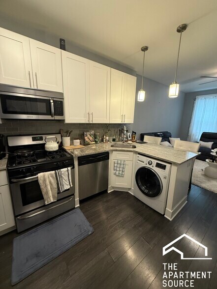 Building Photo - 1433 N Cleaver St