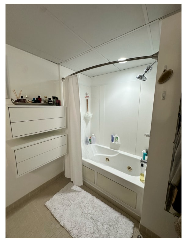 Building Photo - 75 Maple St