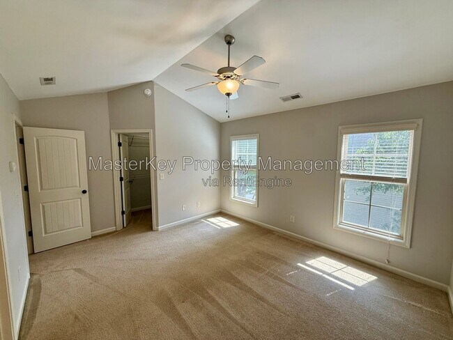 Building Photo - 533 Matheson Place