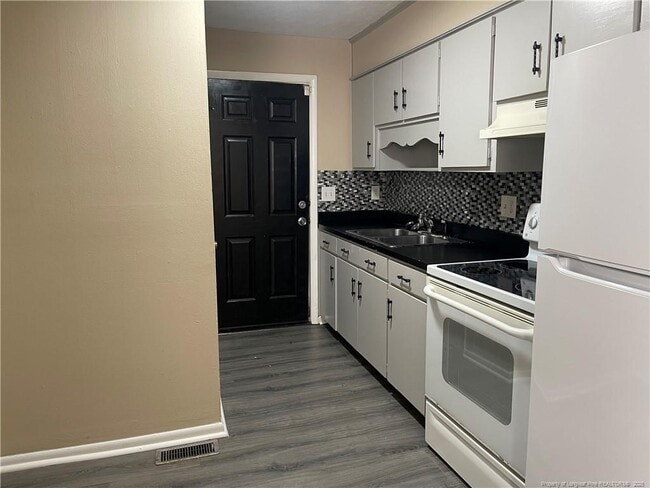 Building Photo - 4953 Fieldcrest Dr