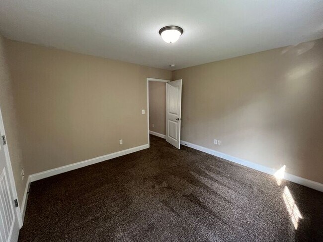 Building Photo - 88 Brown Estates Dr