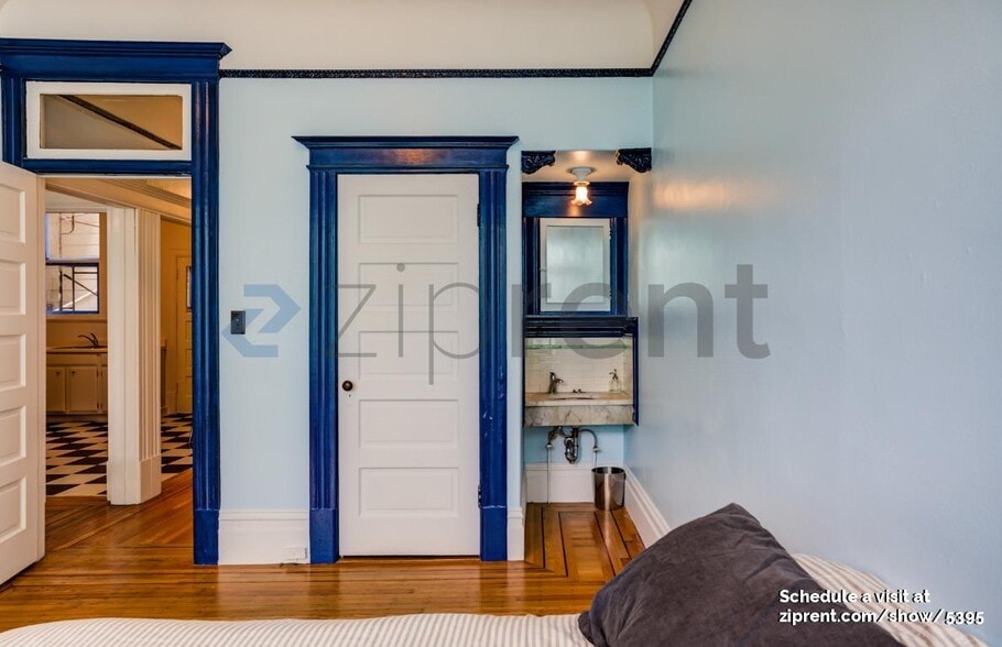 Building Photo - 643 Cole St