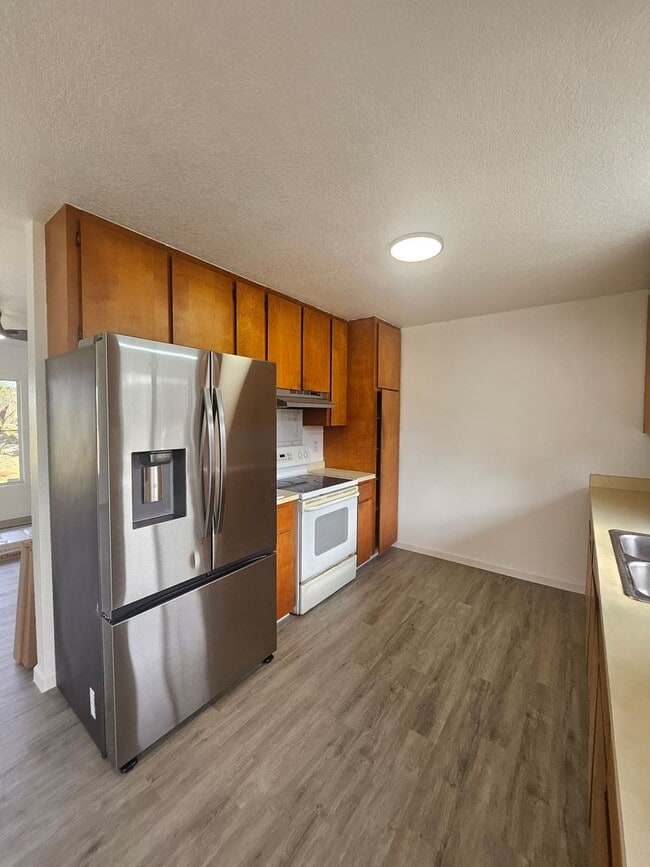 Building Photo - Beautiful 3 bedroom home NEWLY RENOVATED!