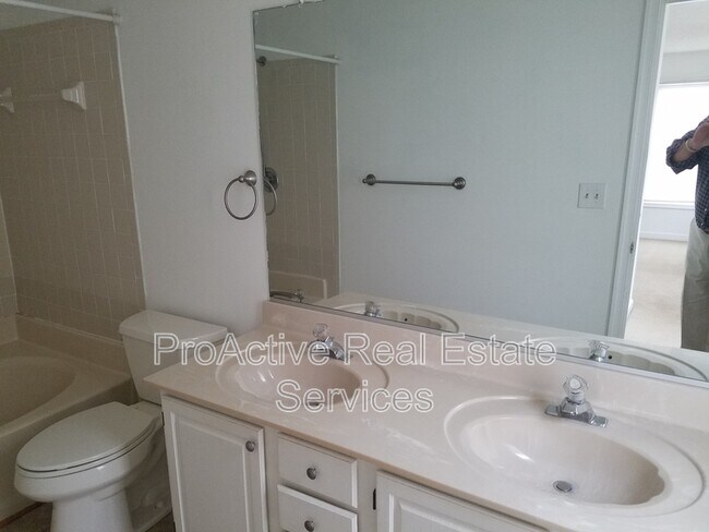 Building Photo - 5476 Club Head Rd