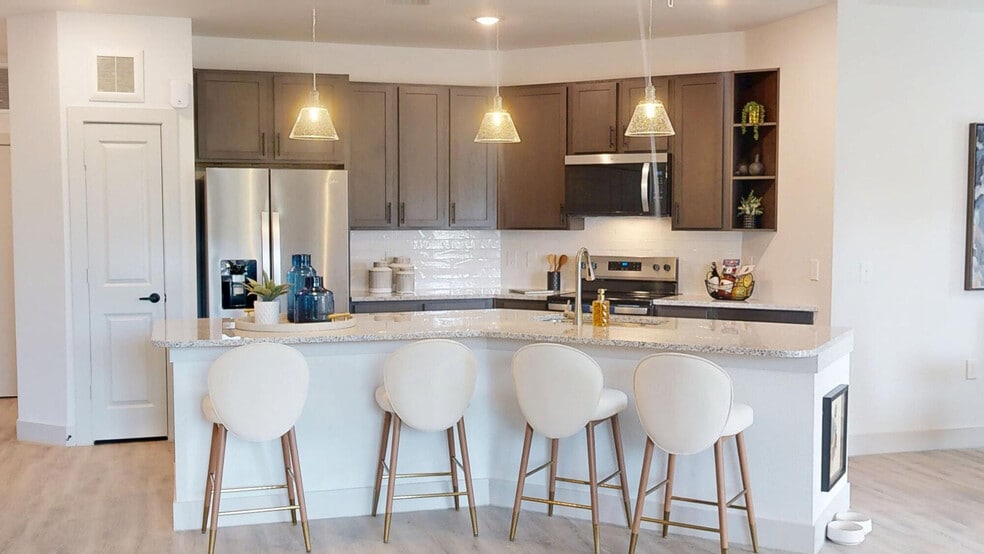 Primary Photo - The Heyward