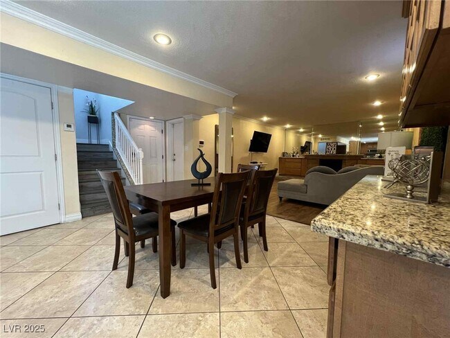 Building Photo - 2419 E Vegas Valley Dr