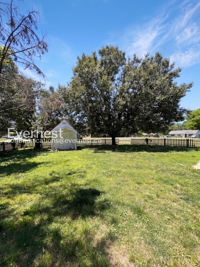 Building Photo - 409 Alexander Dr