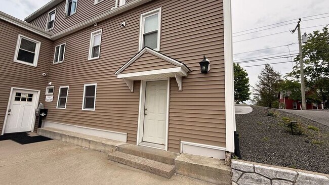 Building Photo - 62 Suffield St