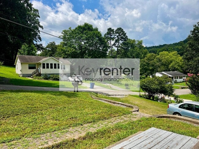 Building Photo - 5 Gaylord Dr