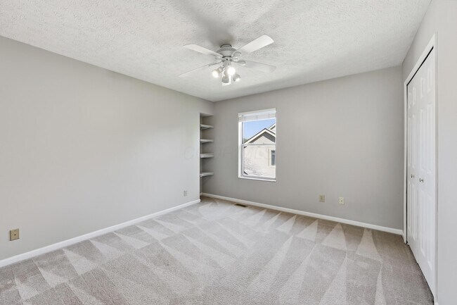 Building Photo - 6498 Ringsend Ct