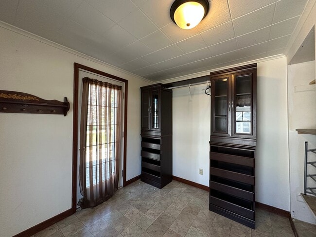 Building Photo - 3 Bedroom Single Family House- Two Rivers, Wi