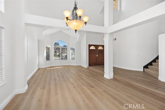 Building Photo - 2 Crystalglen