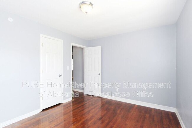 Building Photo - 2830 18th Ave
