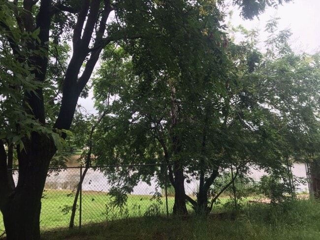 Building Photo - Completely Remodeled 2 Story Duplex - Putnam City Schools - Must See