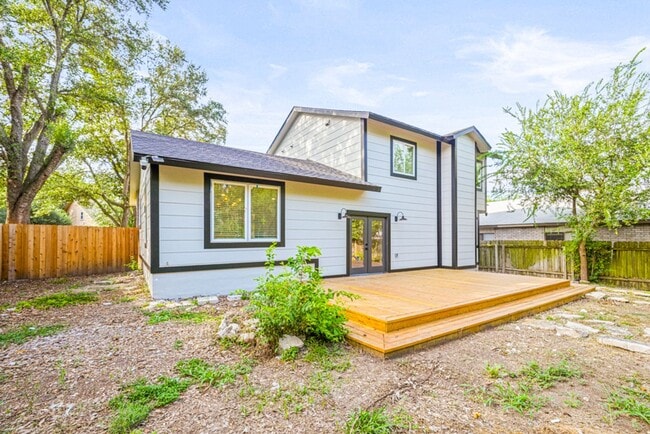 Building Photo - BEAUTIFUL HOUSE FOR RENT NEAR 1604 W/ GUIL...