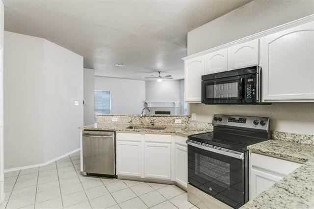 Building Photo - 9705 Hedge Bell Dr