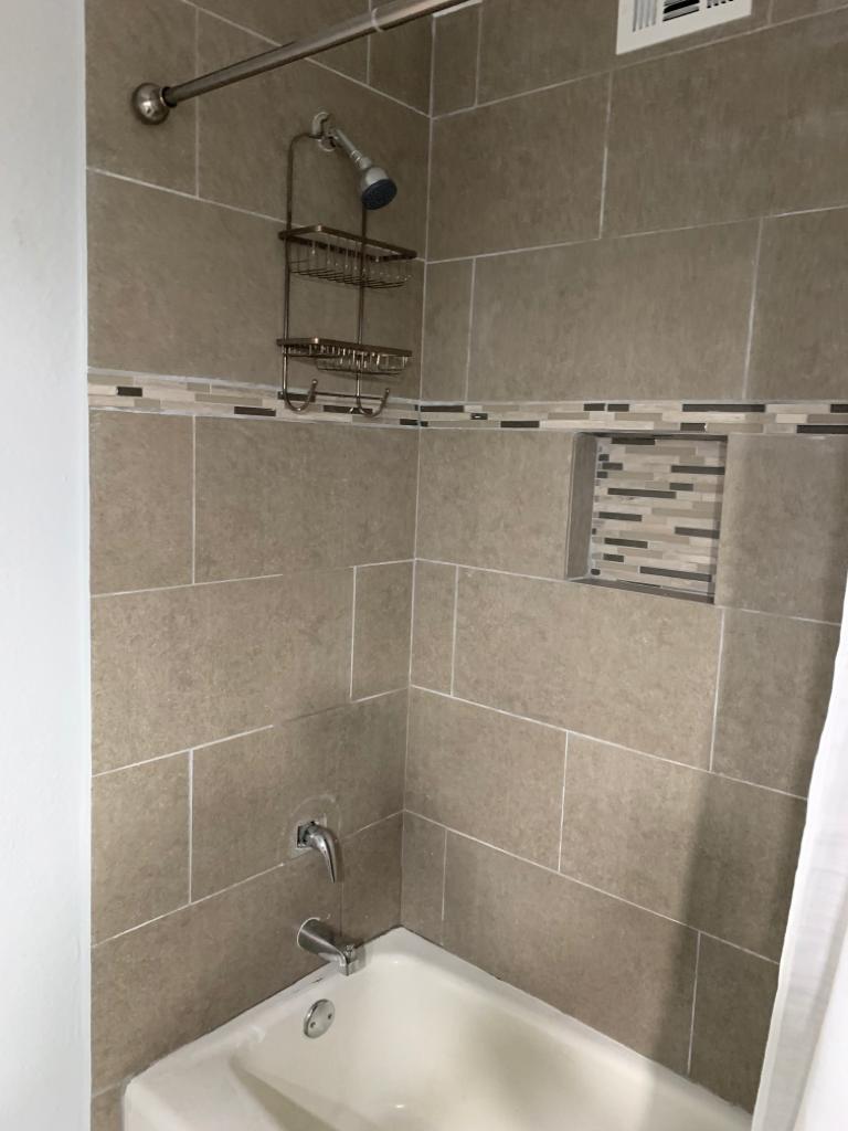 Building Photo - 1900 Peach Ave