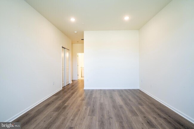Building Photo - 3403 Jordan Dr