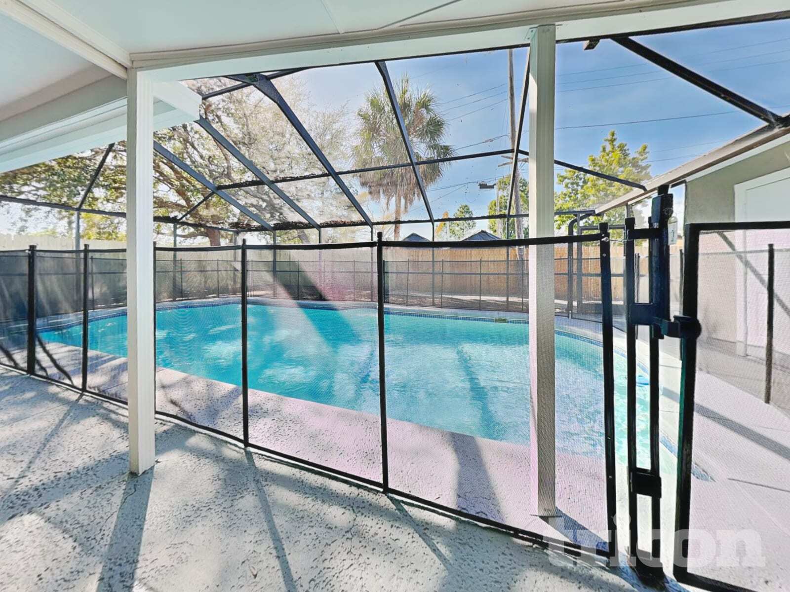 Building Photo - 5110 Cresthill Dr