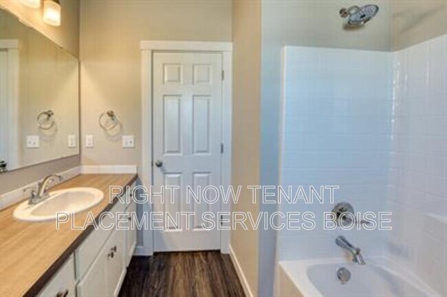 Building Photo - 6818 S Catfish Creek Ave