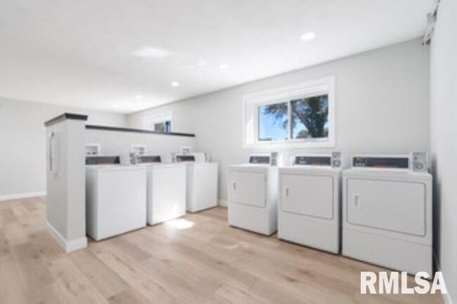 Building Photo - 1650 W 42nd St