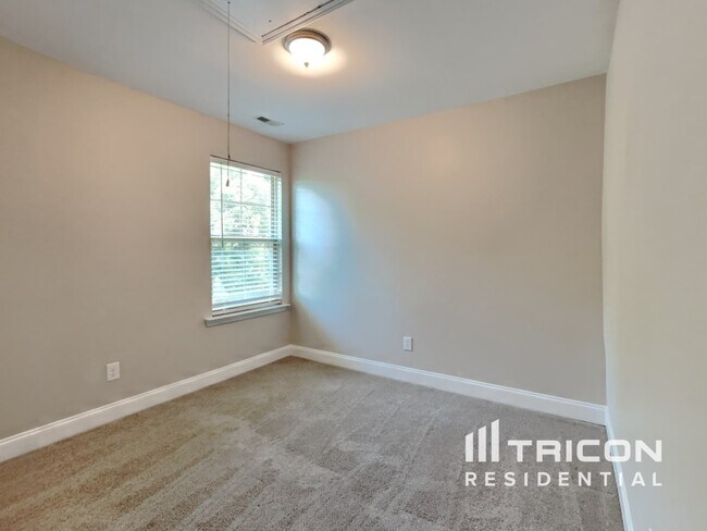 Building Photo - 456 Rolling Meadows Dr