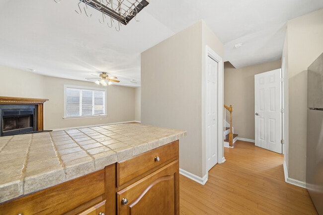 Building Photo - 824 W Ocean View Ave