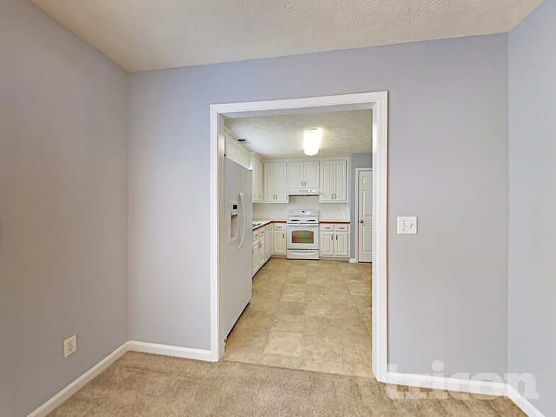 Building Photo - 3935 Piper Glen Dr NE