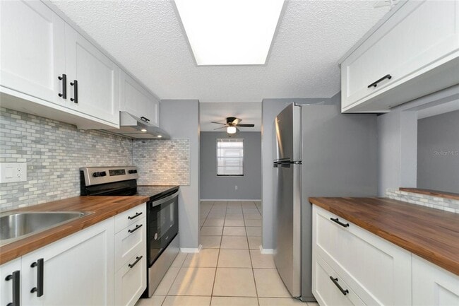 Building Photo - 5026 Water Oak Dr