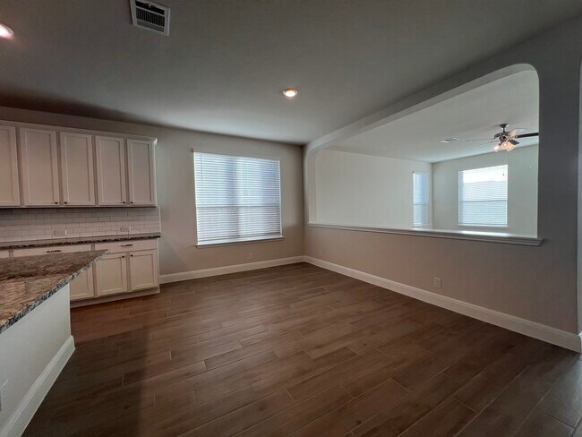 Building Photo - 207 Colorado Cyn