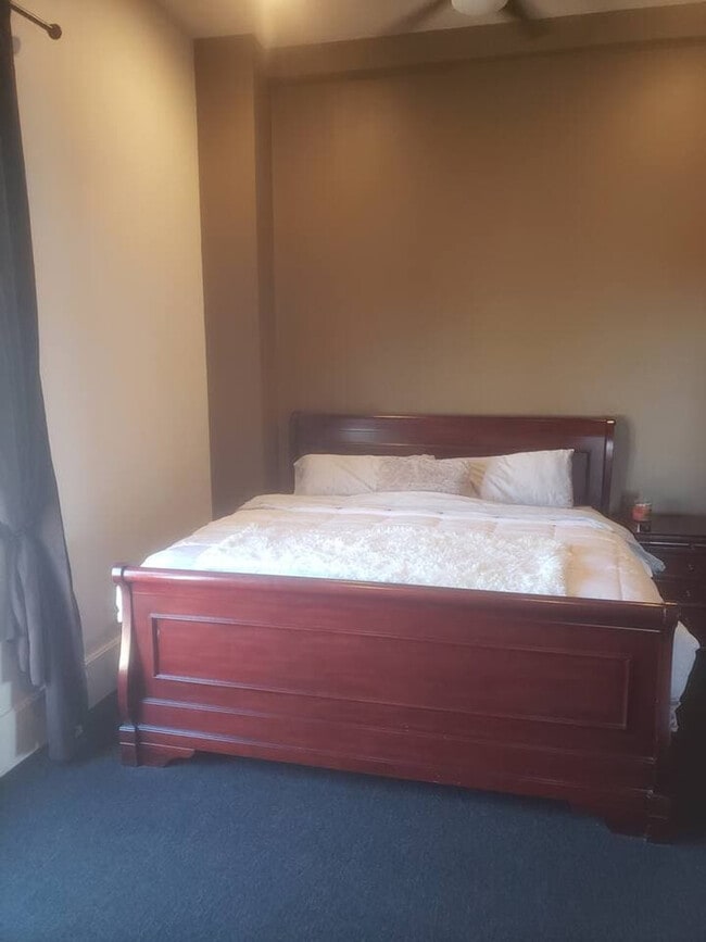 Building Photo - 1541 N Milwaukee Ave