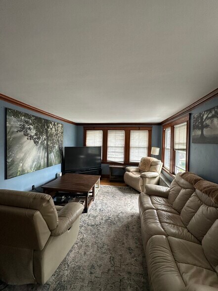 Building Photo - 76 Colborne Rd