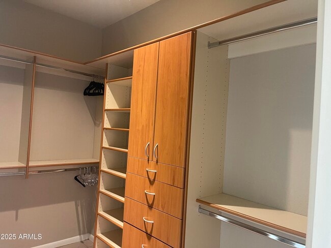 Building Photo - 6020 E Rancho Manana Blvd