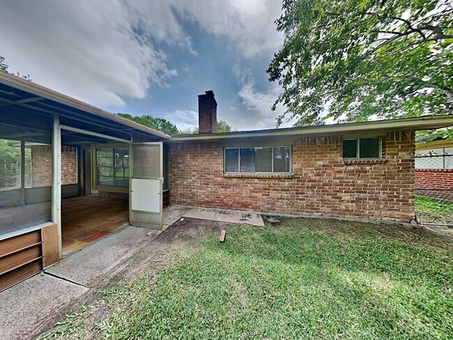 Building Photo - 16627 Blackhawk Blvd
