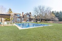 Building Photo - 541 Manor Ln